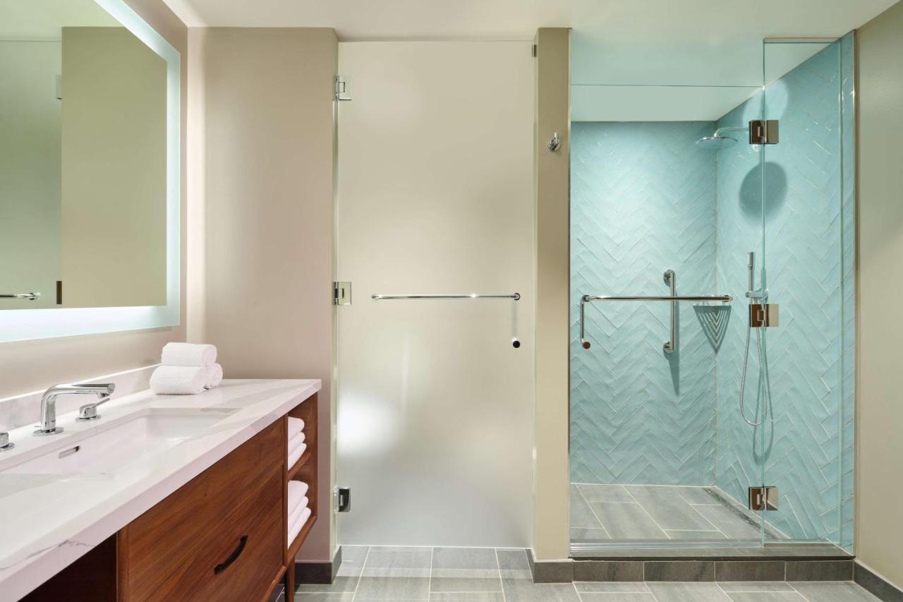 One-Bedroom Suite with Two Double Beds, Resort View, Full Kitchen, Sofabed & Balcony at Hilton Grand Vacations Club Maui Bay Villas
