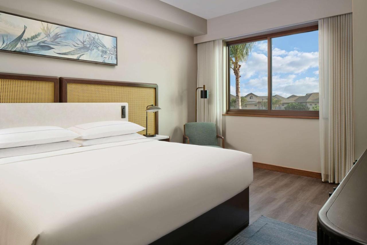 One-Bedroom King Suite with Resort View, Full Kitchen, Sofabed & Balcony at Hilton Grand Vacations Club Maui Bay Villas
