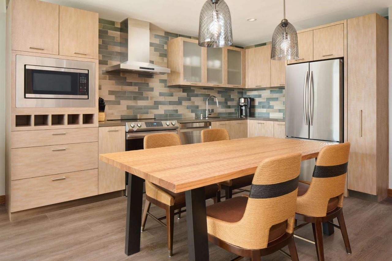 One-Bedroom Suite with Two Double Beds, Resort View, Full Kitchen, Sofabed & Balcony at Hilton Grand Vacations Club Maui Bay Villas