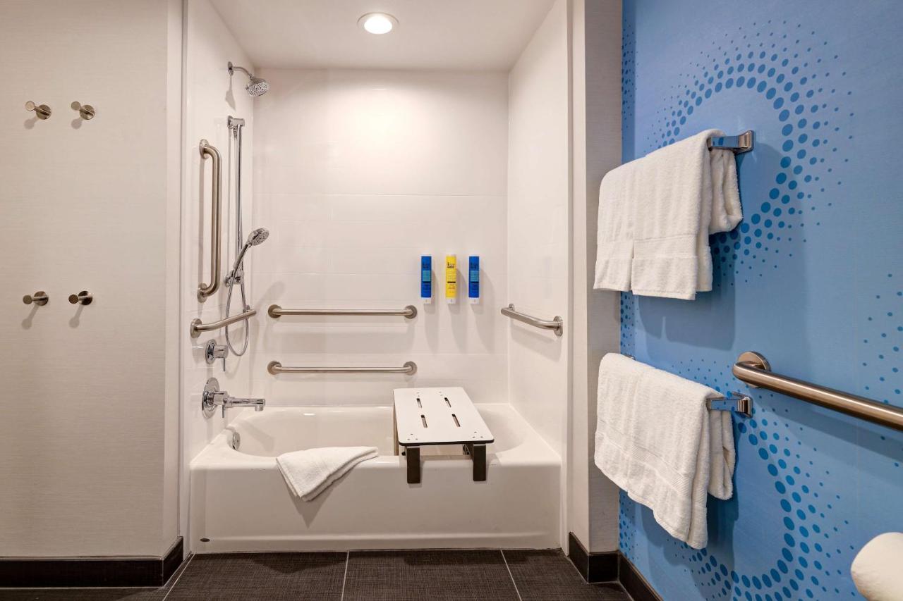 Queen Room with Two Queen Beds and Bath Tub - Mobility Accessible at Tru by Hilton Lithia Springs, GA