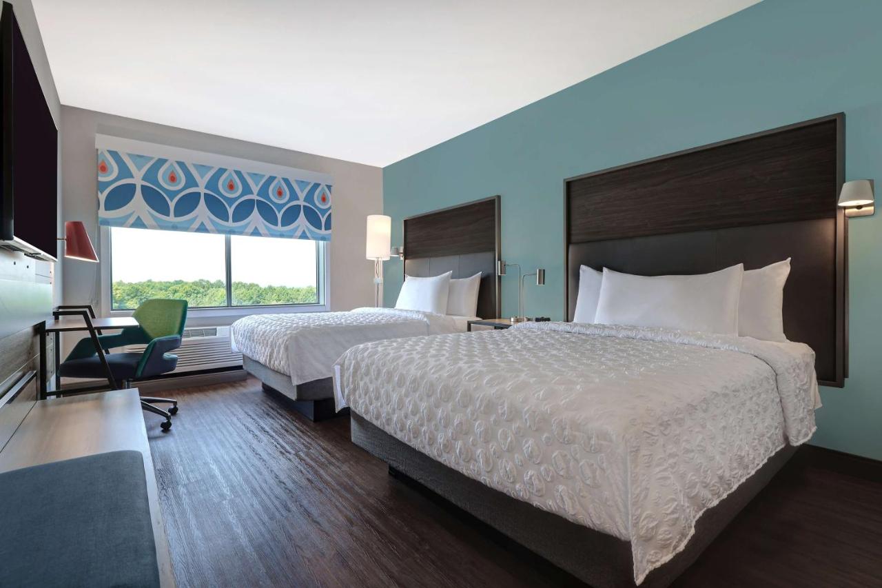 Queen Room with Two Queen Beds at Tru by Hilton Lithia Springs, GA