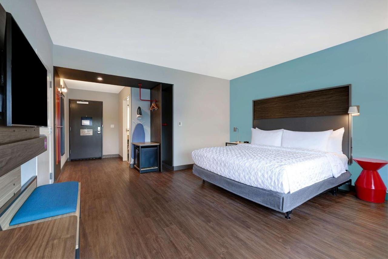 King Room with Bath Tub - Mobility Accessible at Tru by Hilton Lithia Springs, GA