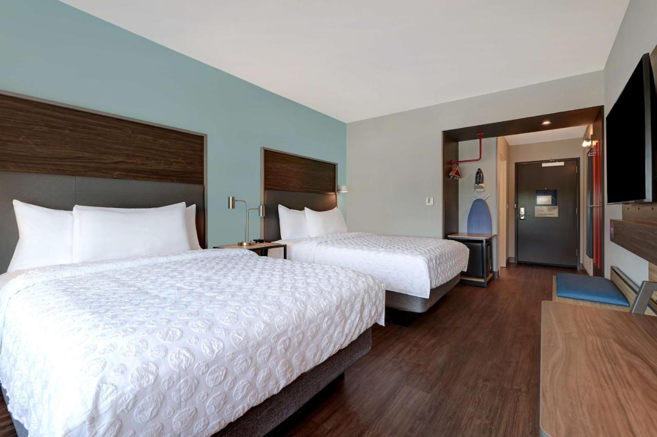 Queen Room with Two Queen Beds at Tru by Hilton Lithia Springs, GA