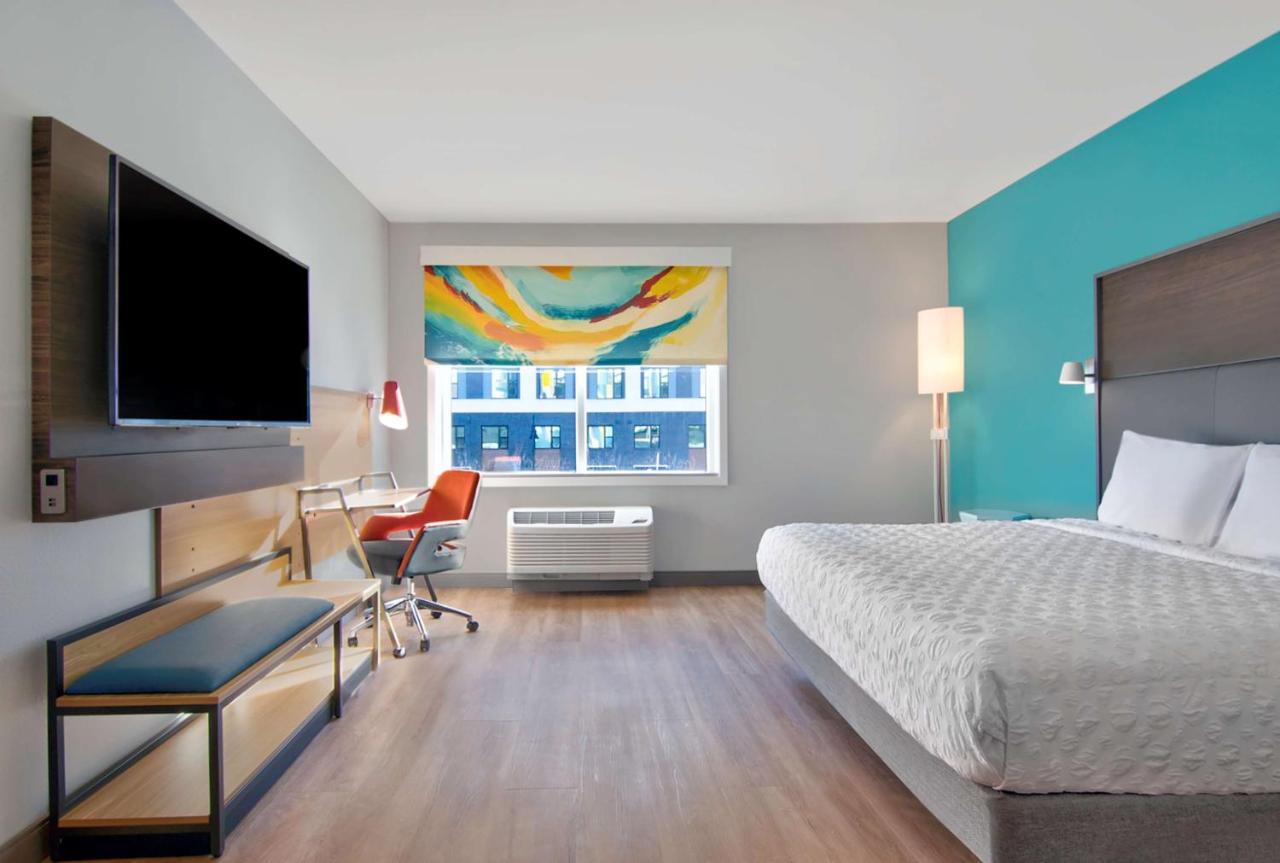 King Room at Tru By Hilton Ashburn One Loudoun, Va