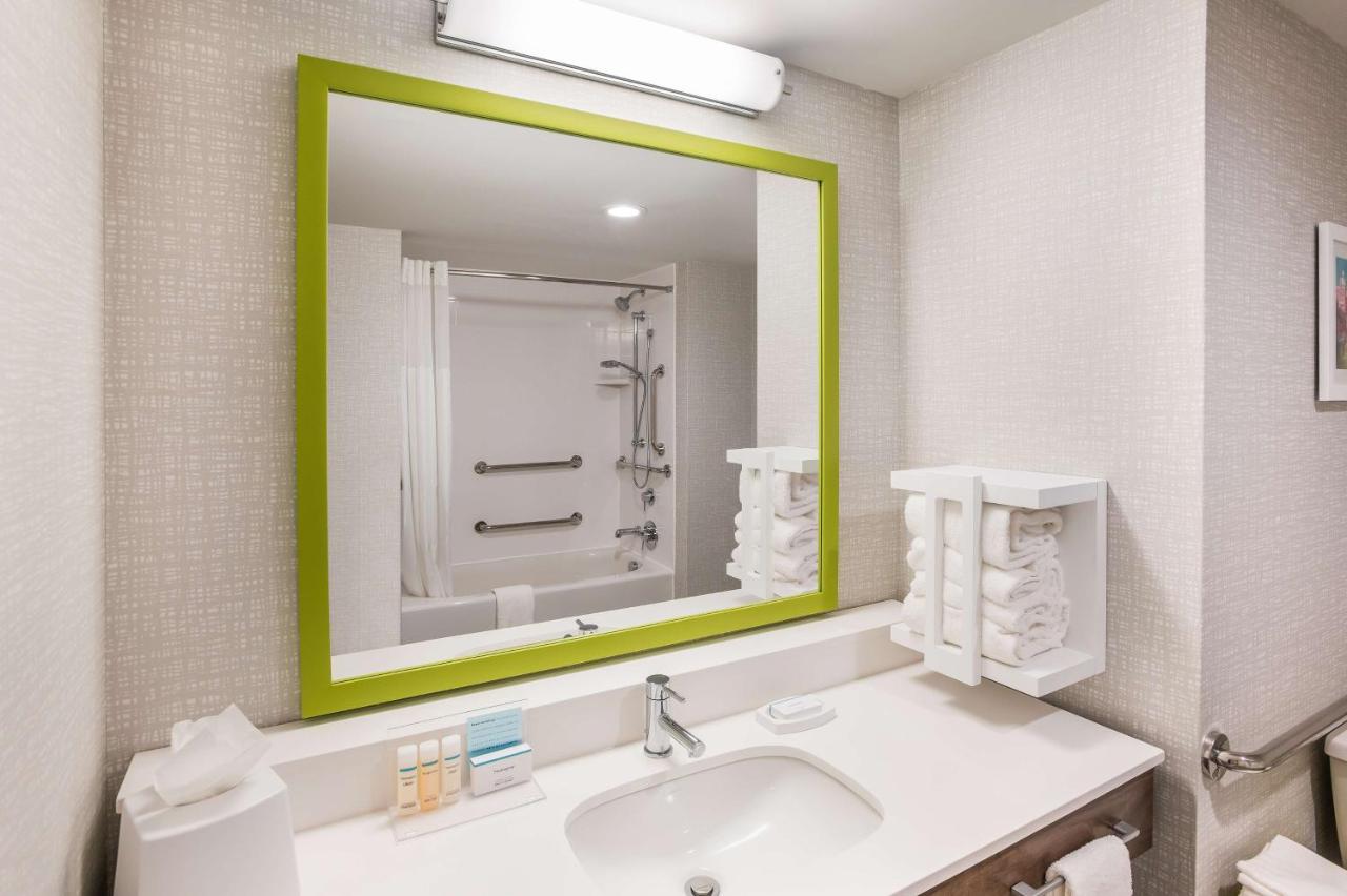 King Room with Bath Tub - Mobility/Hearing Accessible  at Hampton Inn & Suites Houghton