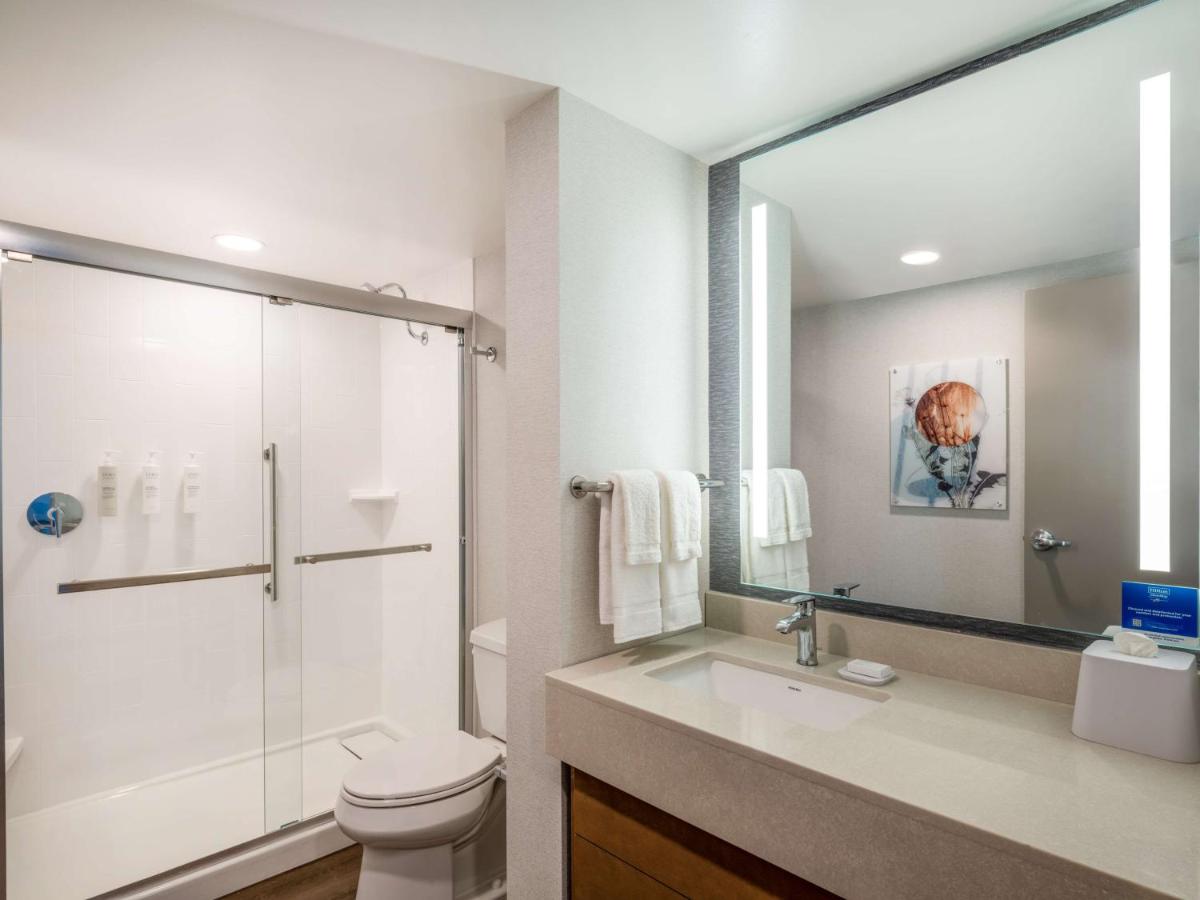 One-Bedroom King Suite with Water View at Homewood Suites by Hilton Toledo Downtown