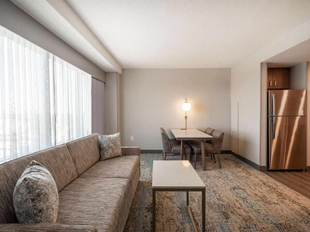 One-Bedroom Queen Suite with River View at Homewood Suites by Hilton Toledo Downtown