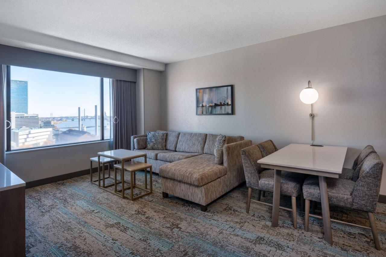 One-Bedroom Queen Suite with River View at Homewood Suites by Hilton Toledo Downtown