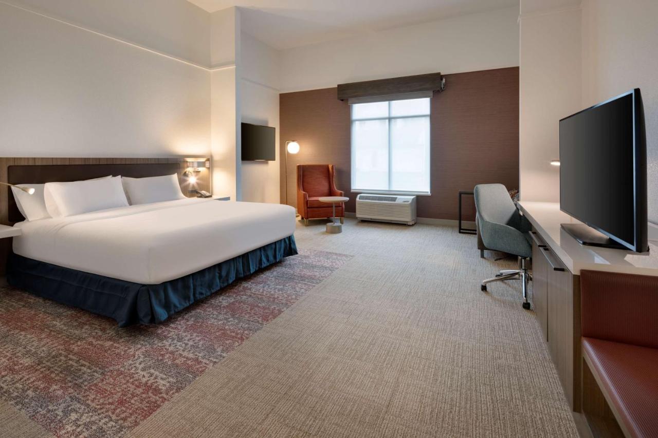 | Hilton Garden Inn Haymarket