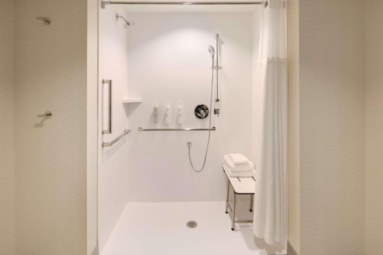 | Hilton Garden Inn Haymarket
