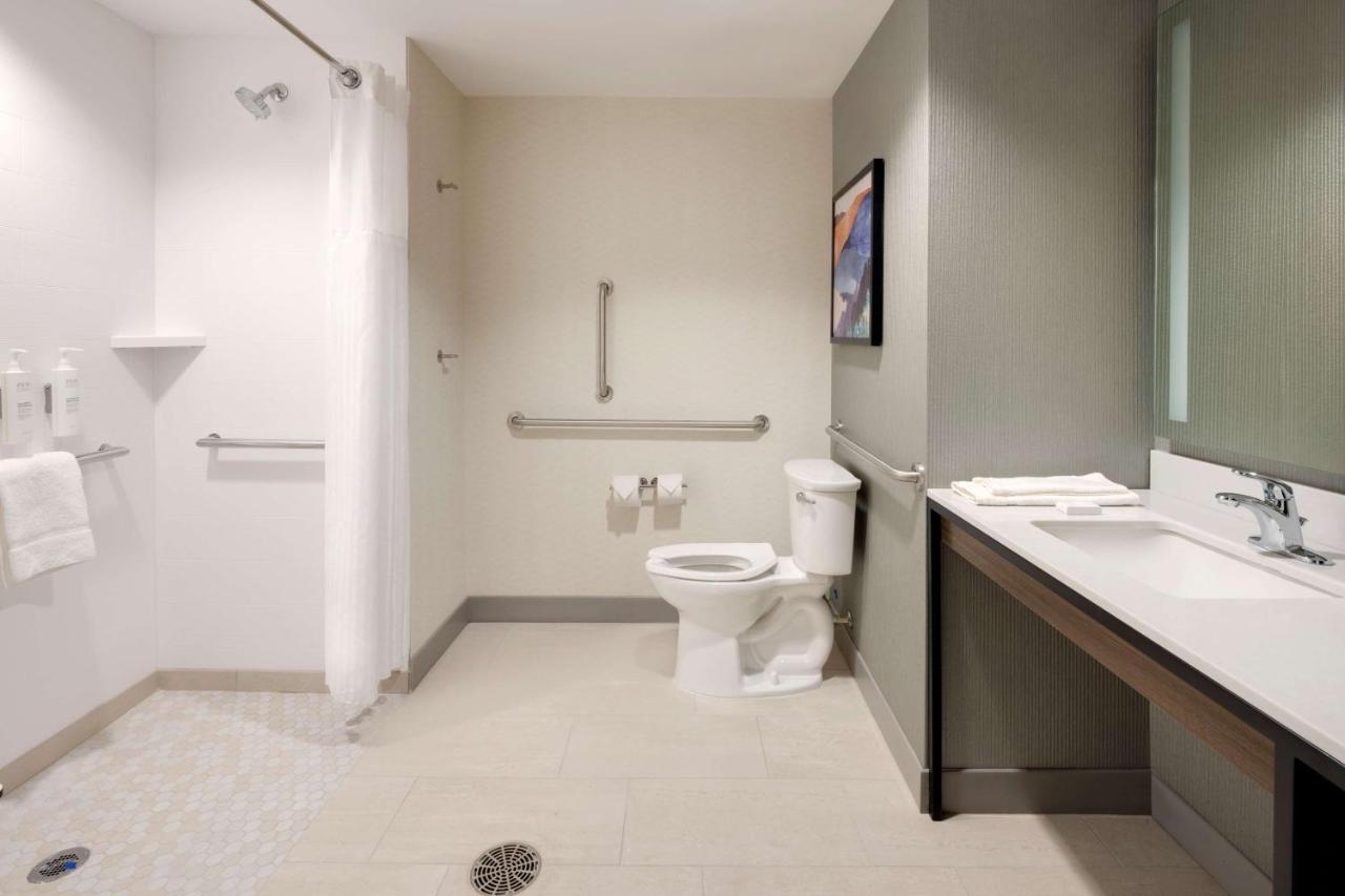 | Hilton Garden Inn Haymarket