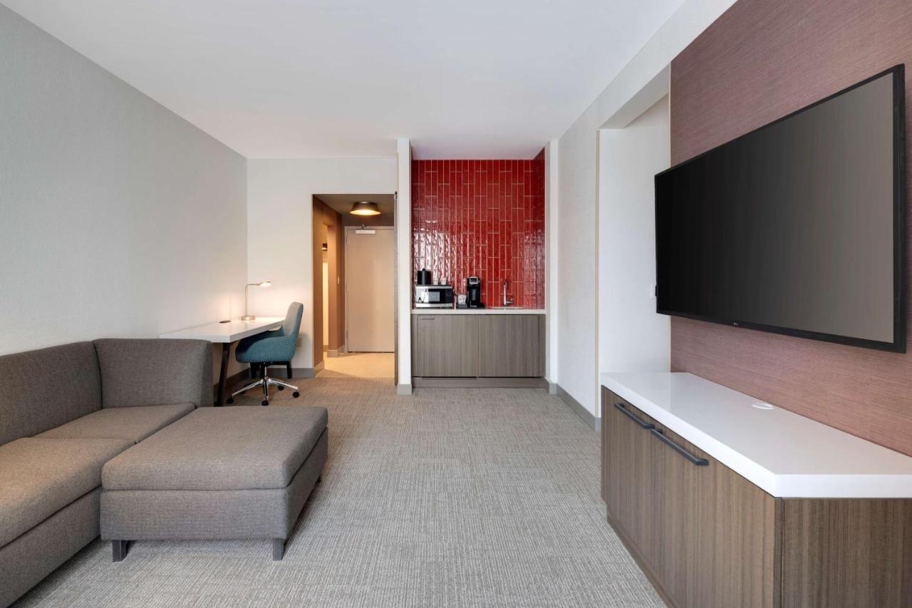| Hilton Garden Inn Haymarket