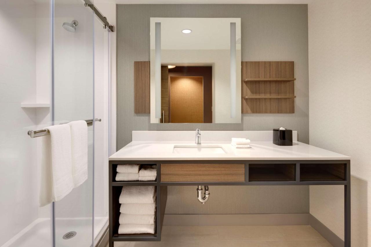 | Hilton Garden Inn Haymarket