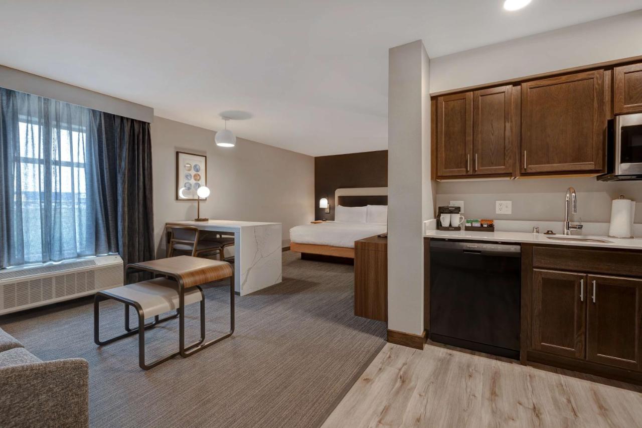 King Studio Suite with Bath Tub - Mobilty/Hearing Access at Homewood Suites by Hilton Oak Creek Milwaukee