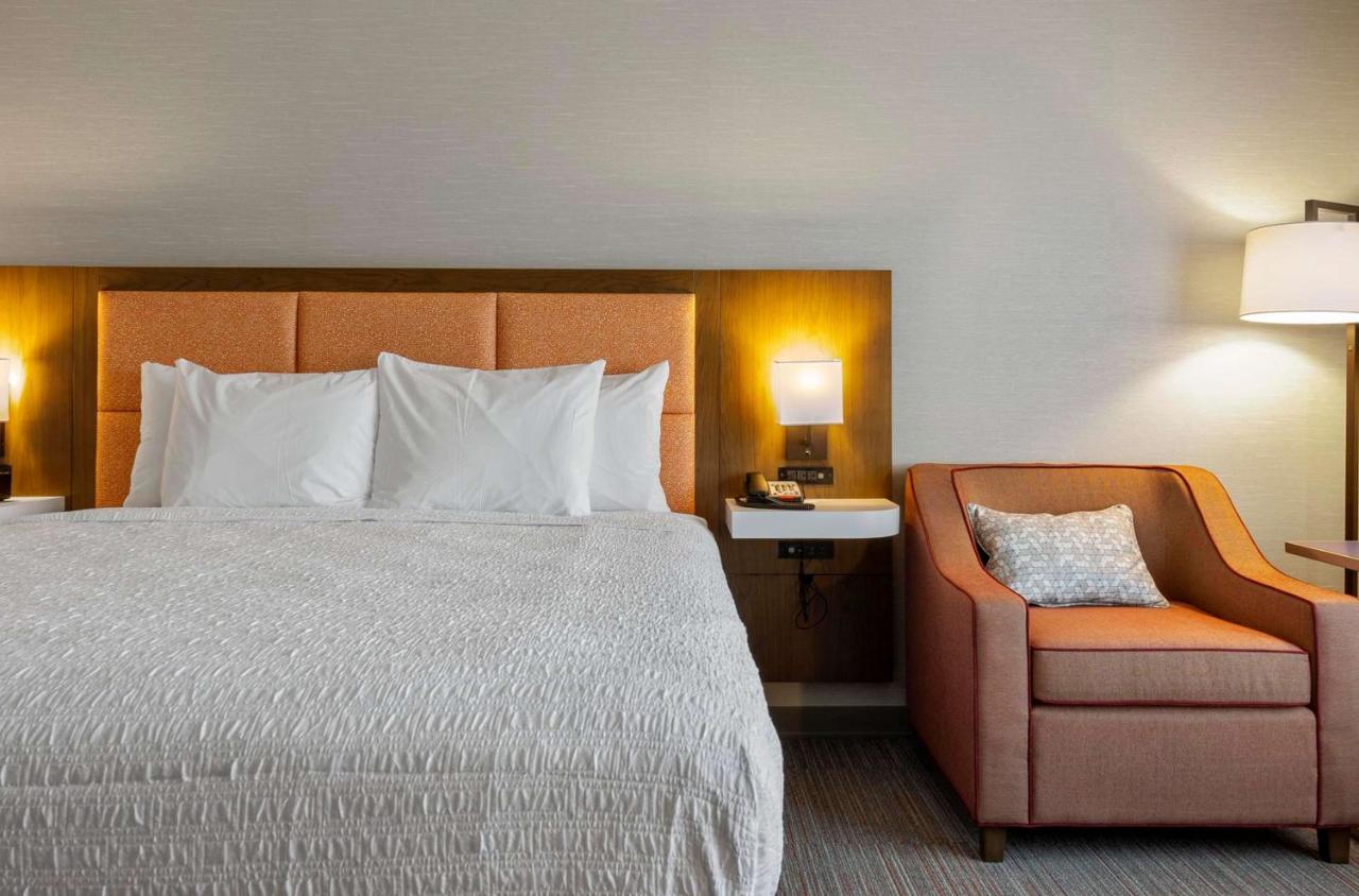 King Room at Hampton Inn Colorado Springs Northeast