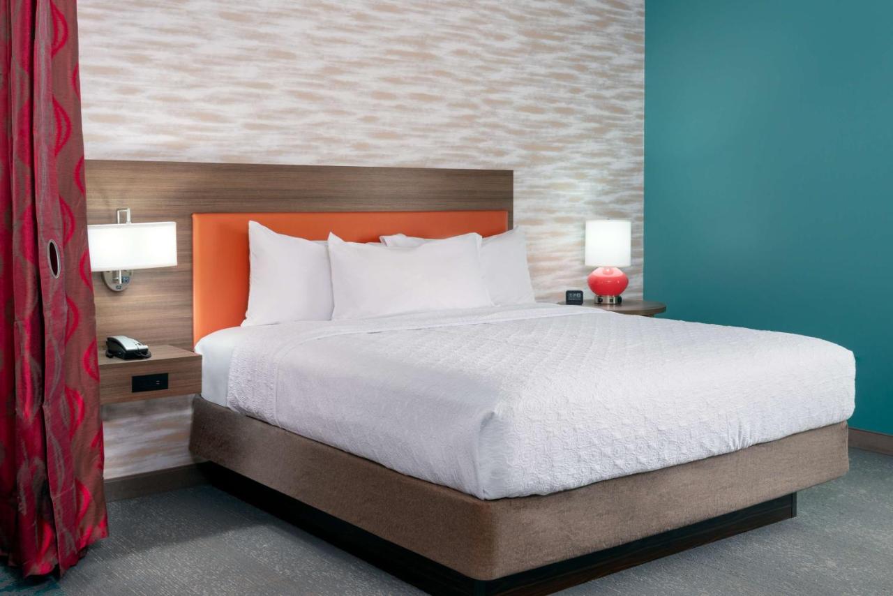 Studio King Suite at Home2 Suites by Hilton Wildwood the Villages