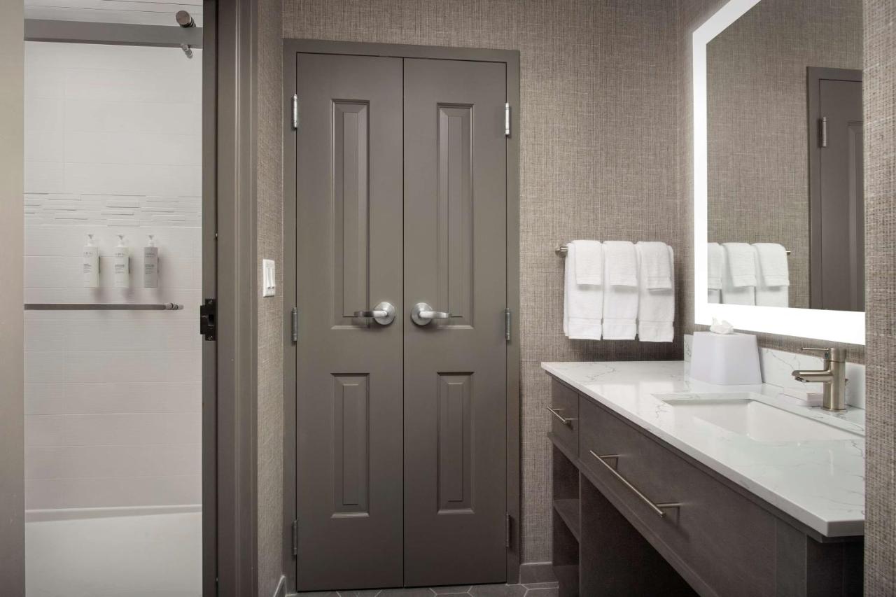 One-Bedroom King Suite at Homewood Suites By Hilton Louisville Airport