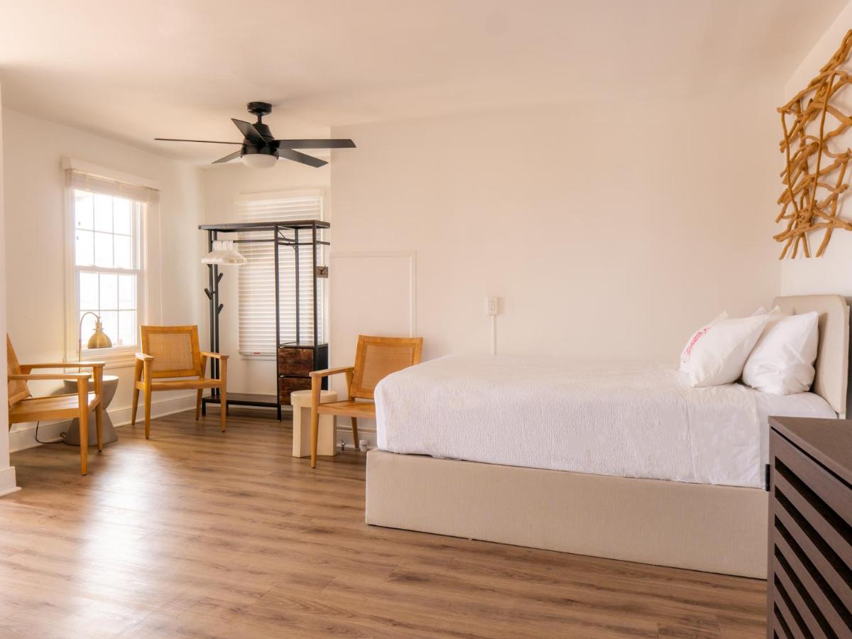| Bellevue Stratford Inn