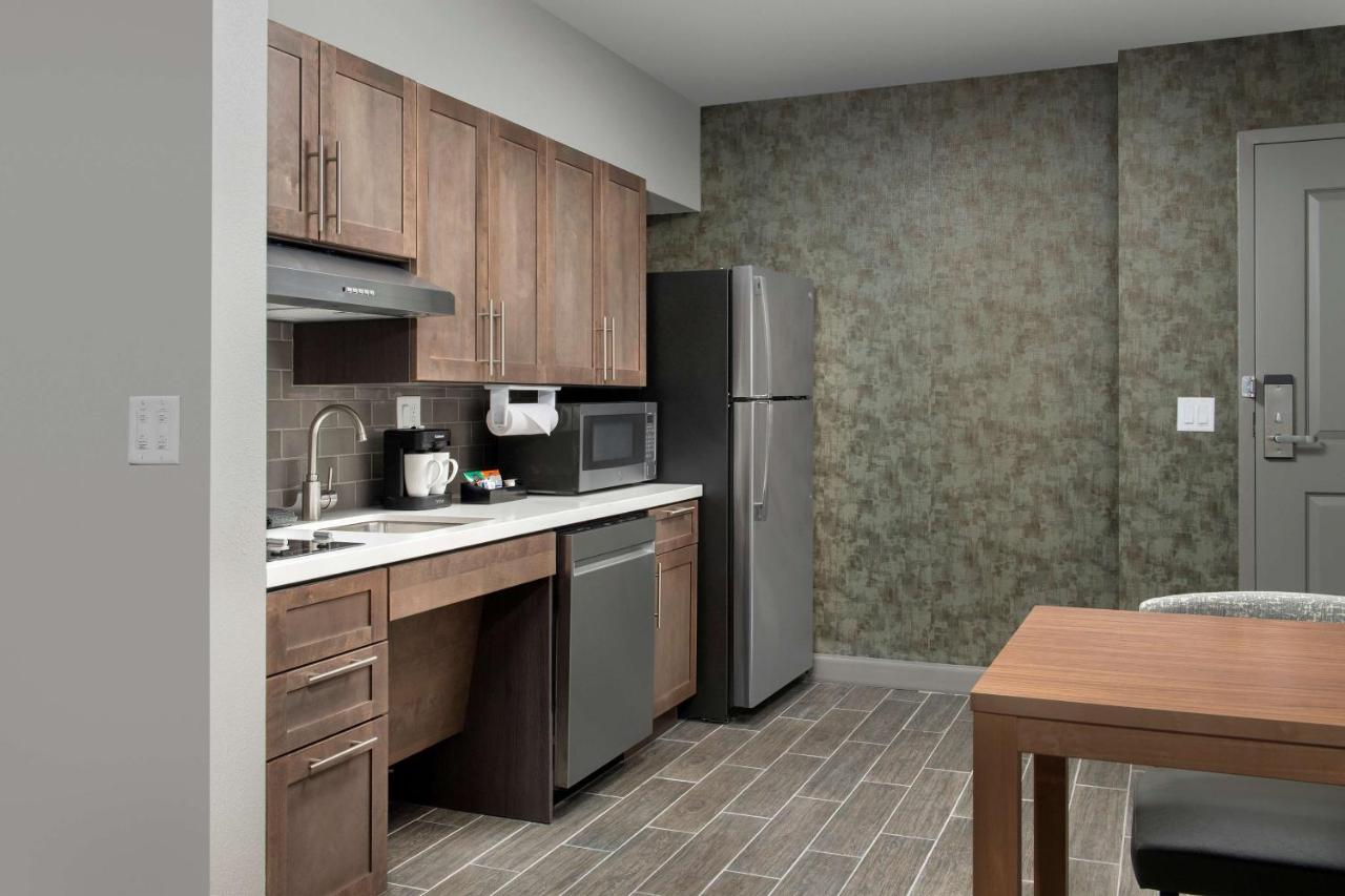 Studio King with Mobility Accessible Bathtub at Homewood Suites By Hilton Louisville Airport
