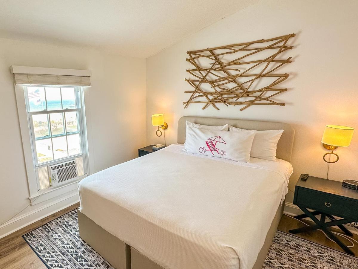 | Bellevue Stratford Inn