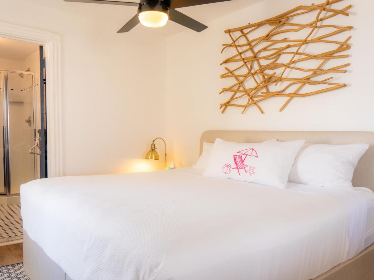 | Bellevue Stratford Inn