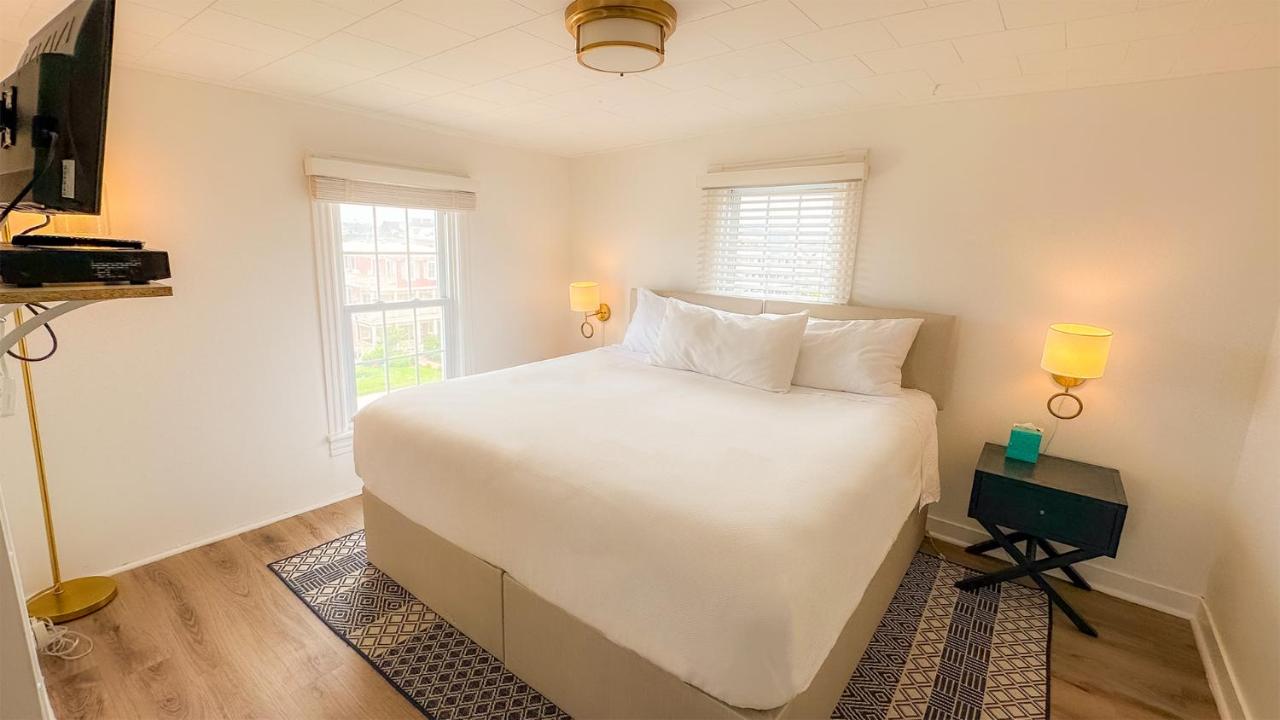 | Bellevue Stratford Inn