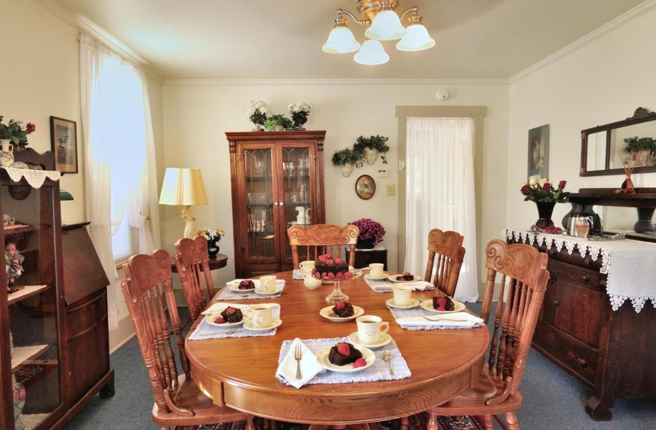 | The Queen, A Victorian Bed & Breakfast