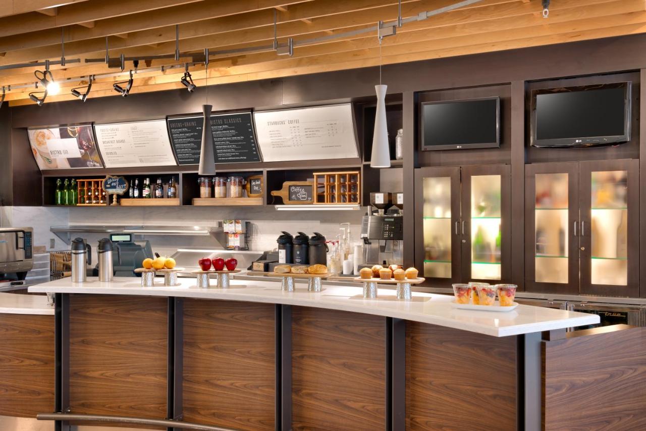 | Courtyard by Marriott Houston NASA Clear Lake