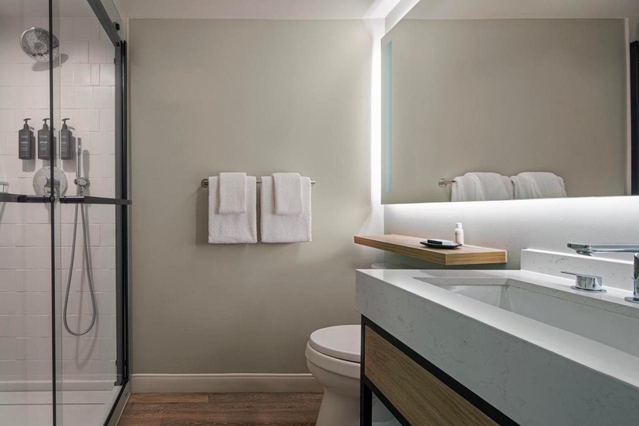 Larger Guest room, 1 King at Sheraton Birmingham Hotel