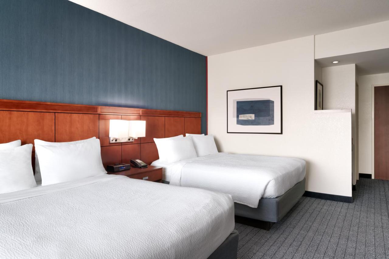 | Courtyard by Marriott Houston NASA Clear Lake