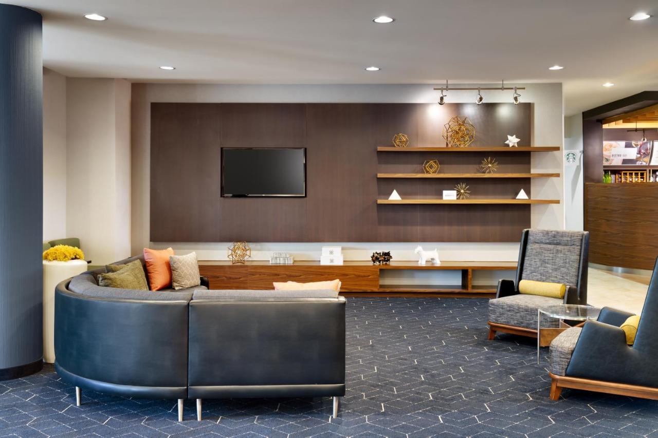 | Courtyard by Marriott Houston NASA Clear Lake