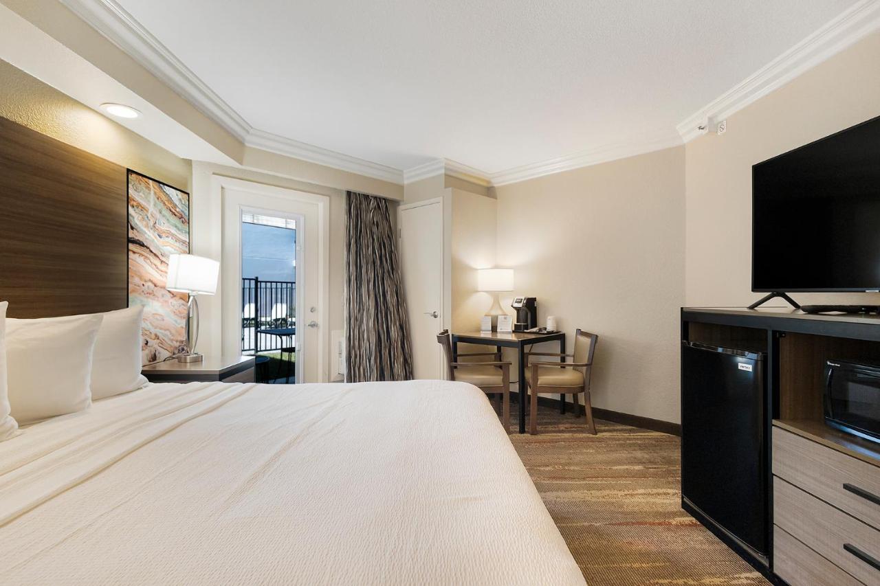 Deluxe King Room - Non-Smoking at Best Western Plus Wine Country Inn & Suites