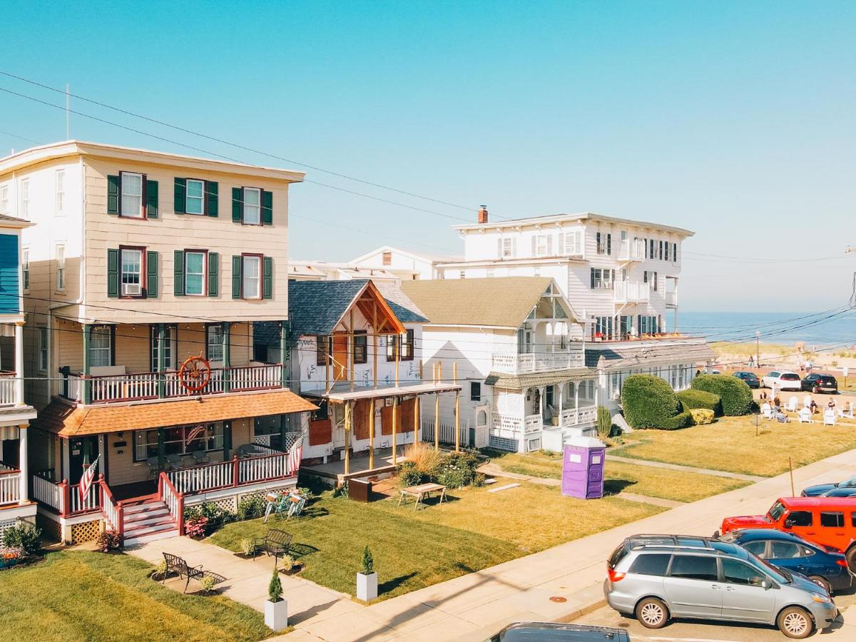 | Bellevue Stratford Inn