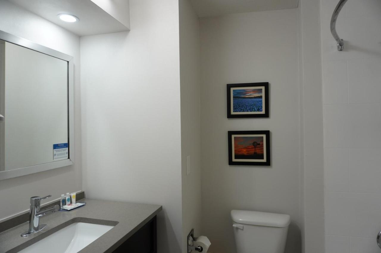 King Suite - Non-Smoking at Comfort Inn & Suites Frisco - Plano