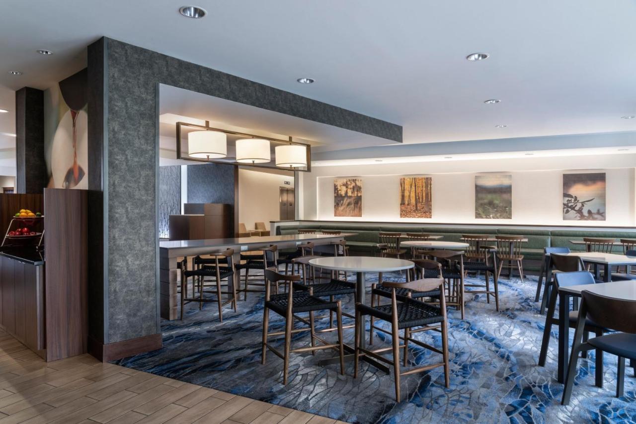 | Fairfield Inn & Suites by Marriott Akron Fairlawn