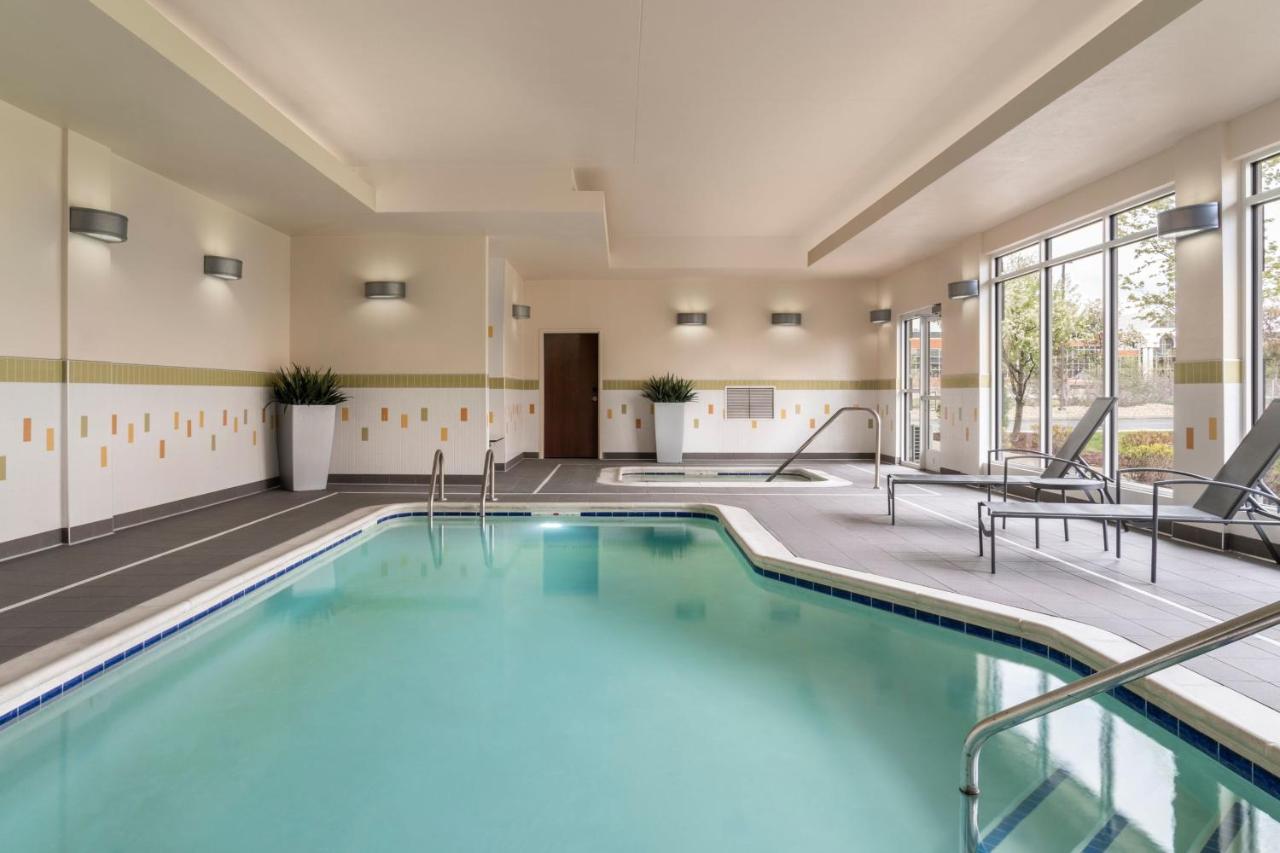 | Fairfield Inn & Suites by Marriott Akron Fairlawn