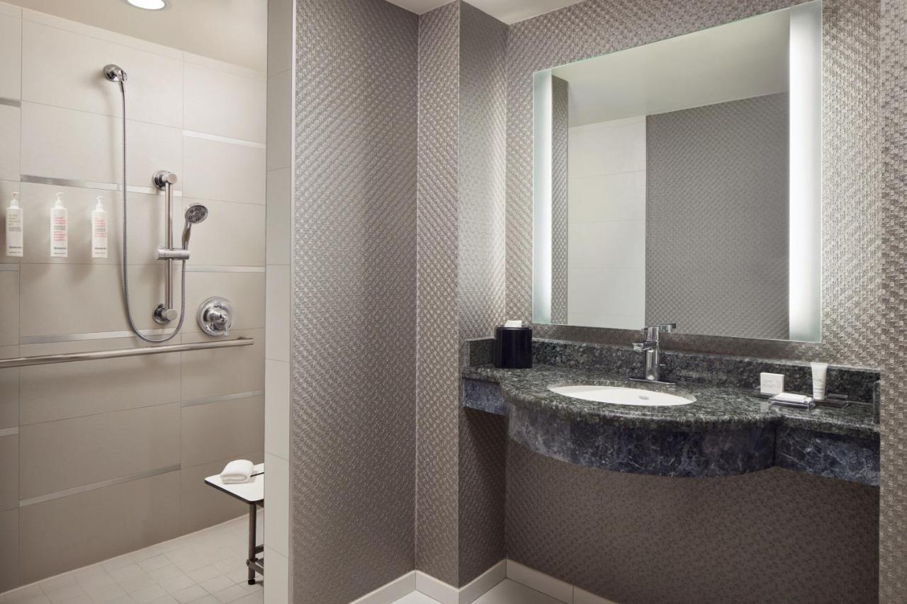 Double Room with Two Double Beds - Lounge Access at Crystal Gateway Marriott