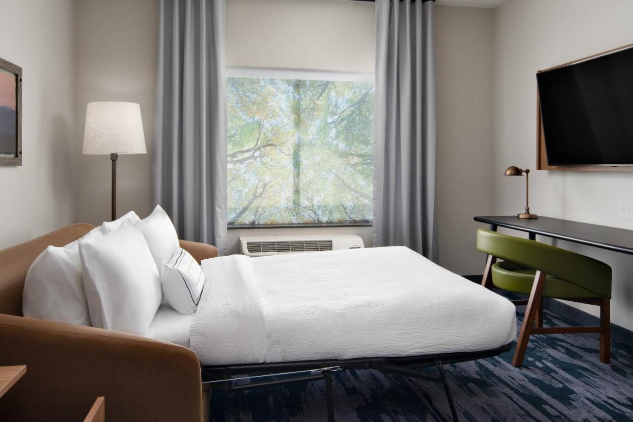 Suite, 1 King, Sofa bed at Fairfield Inn & Suites by Marriott Lake Geneva