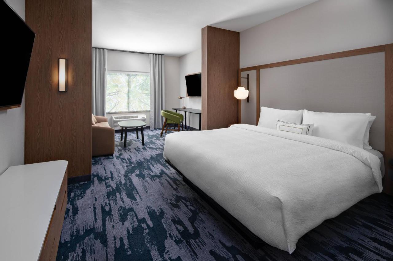Suite, 1 King, Sofa bed at Fairfield Inn & Suites by Marriott Lake Geneva