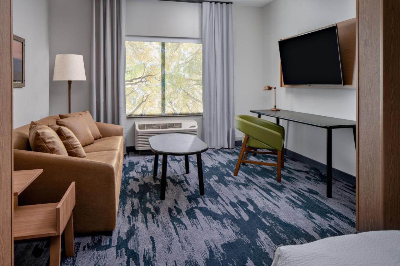 Suite, 1 King, Sofa bed at Fairfield Inn & Suites by Marriott Lake Geneva