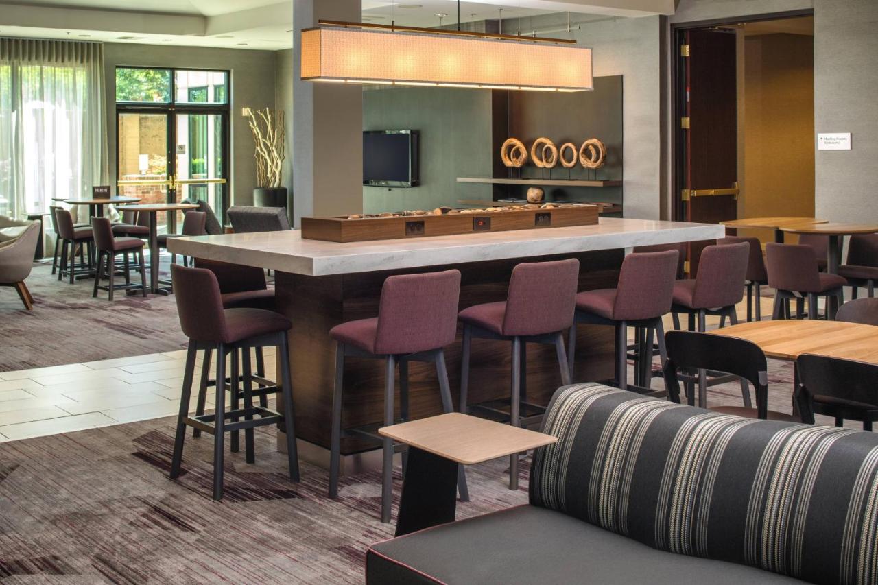 | Courtyard by Marriott Seattle Federal Way