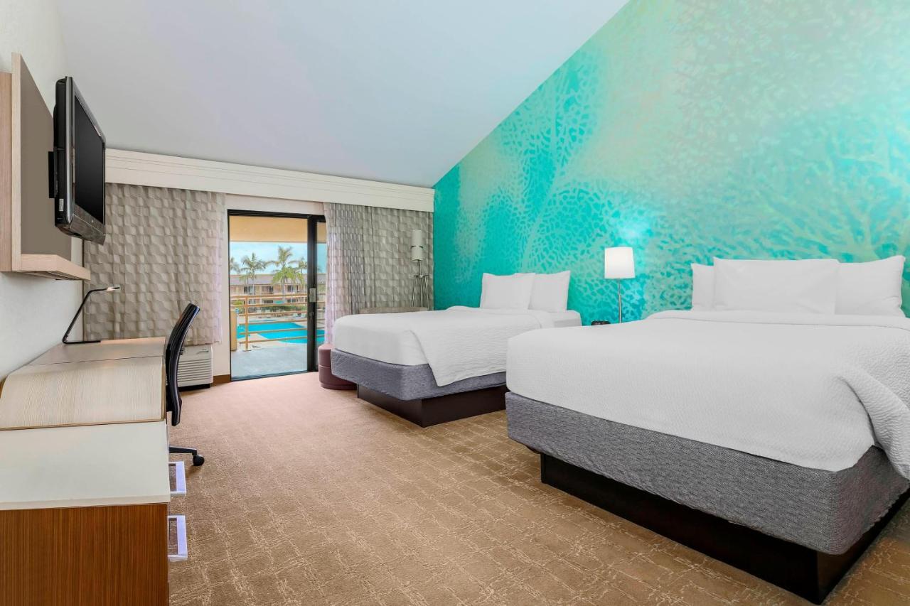 Queen Room with Two Queen Beds at Courtyard by Marriott San Diego Del Mar/Solana Beach