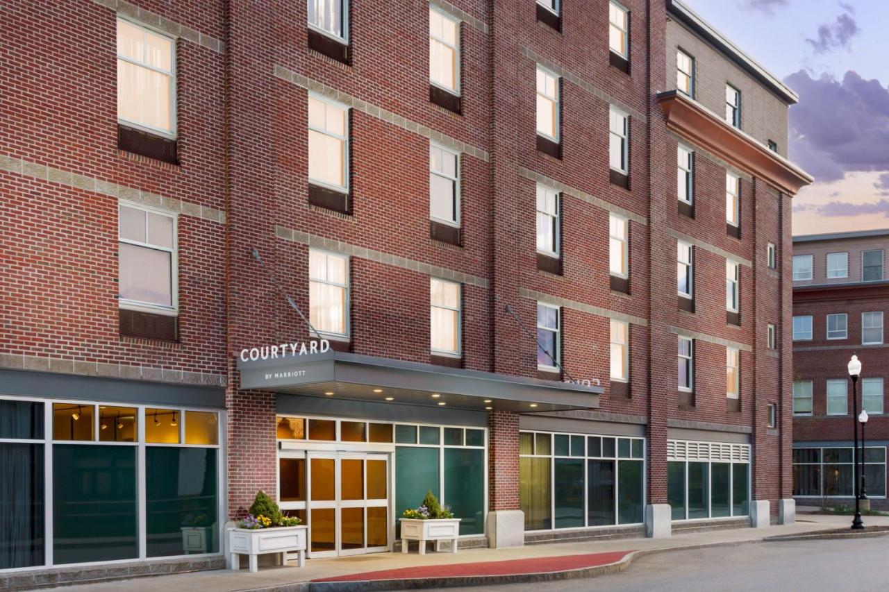  | Courtyard Keene Downtown