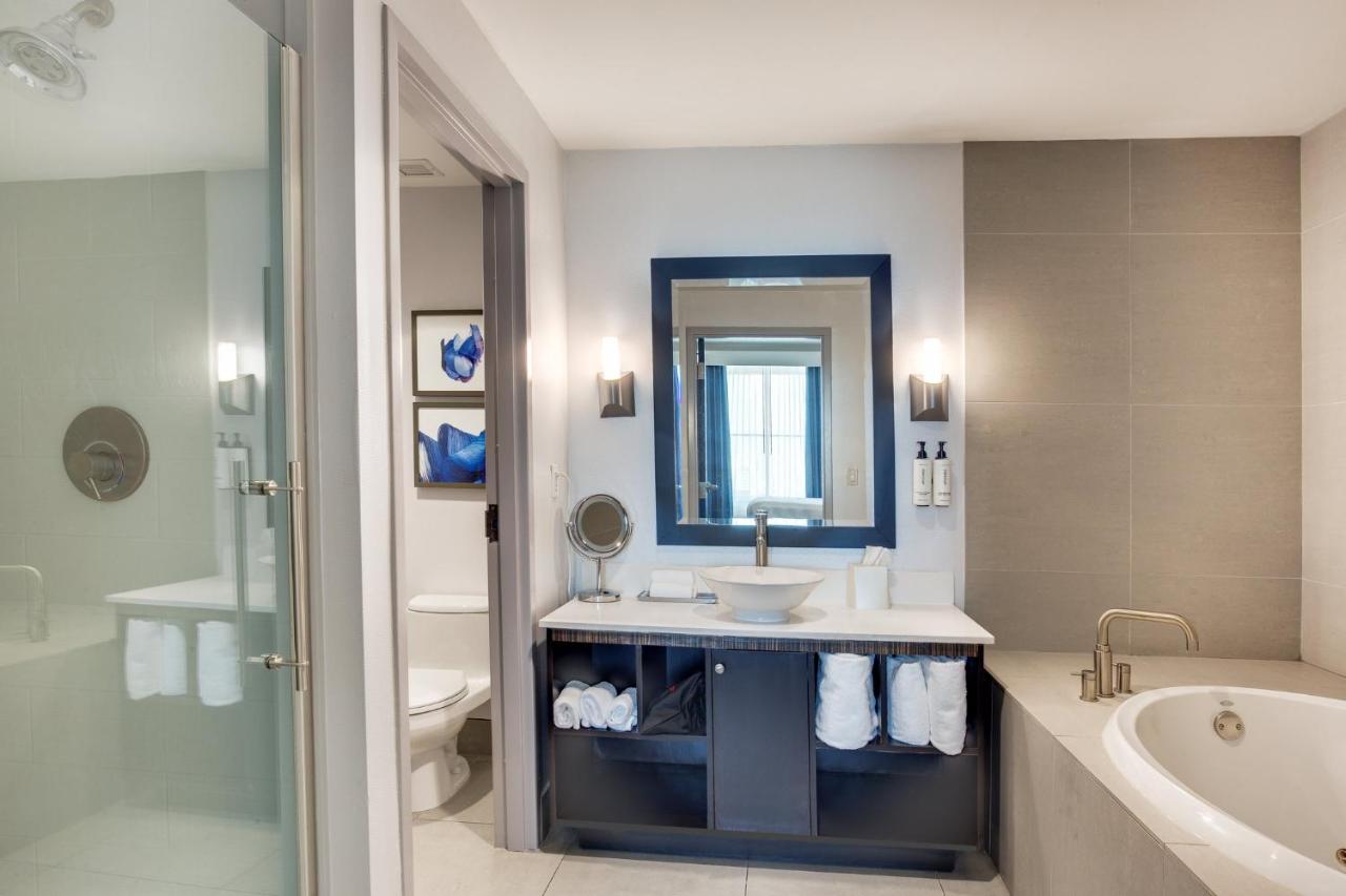| Crowne Plaza Hotel & Resorts Fort Lauderdale Airport/ Cruise, an IHG Hotel