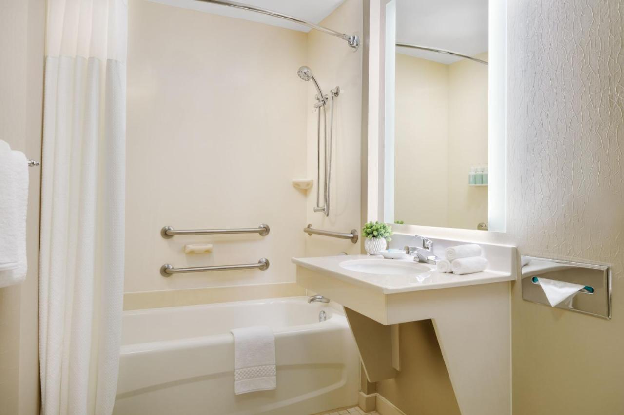 SpringHill Suites Manchester-Boston Regional Airport