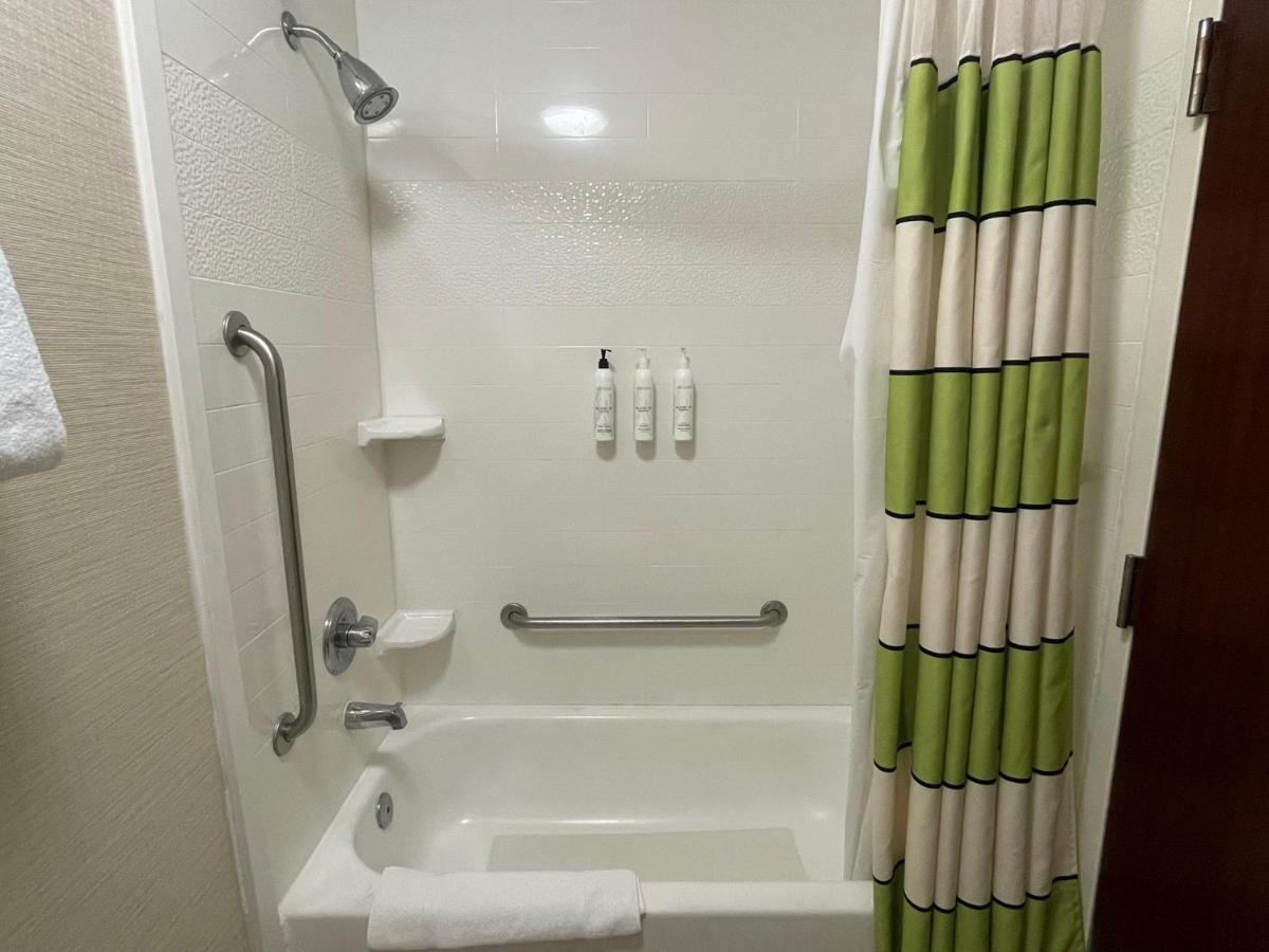 Executive Queen Room at Fairfield Inn By Marriott Potomac Mills
