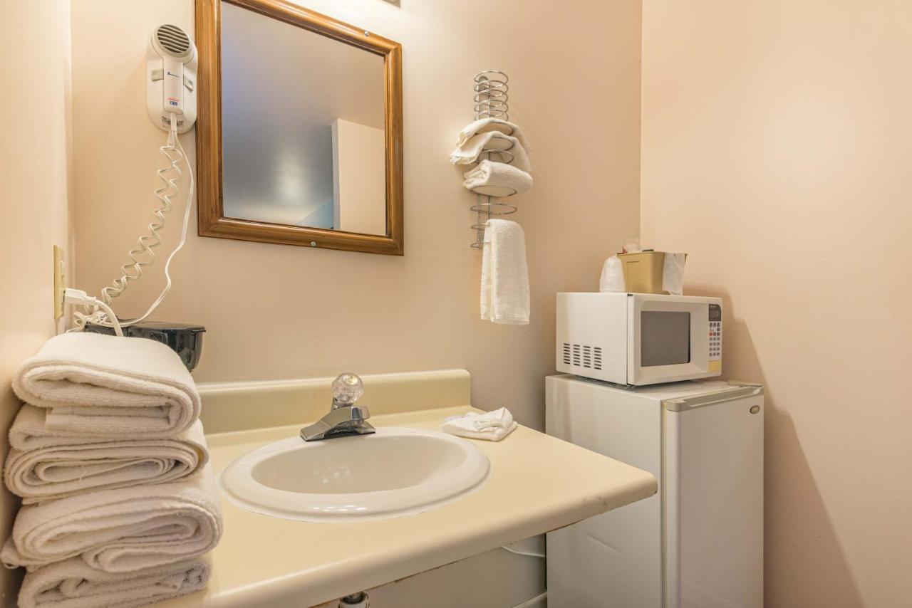 | White Rose Inns & Motel