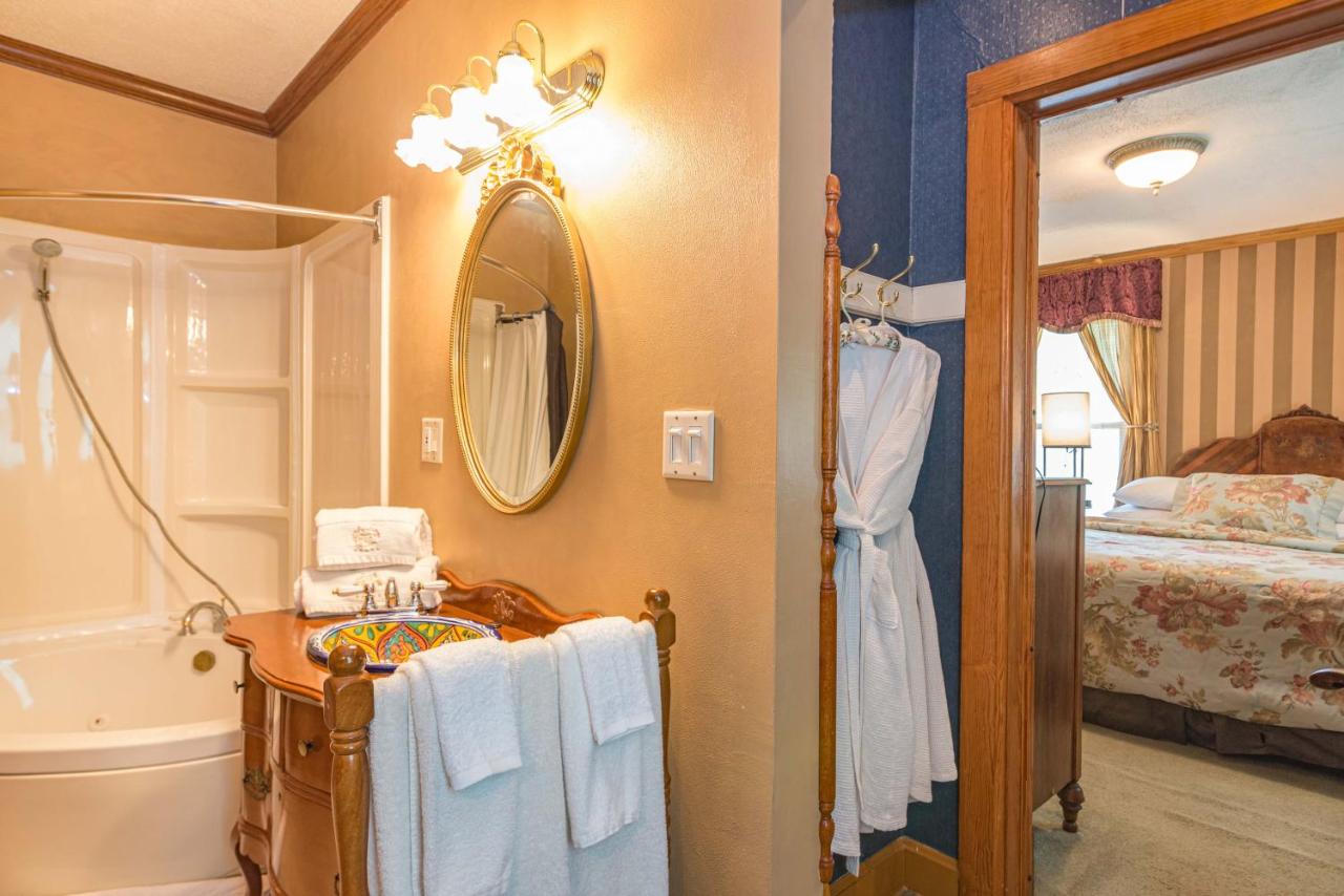 | White Rose Inns & Motel