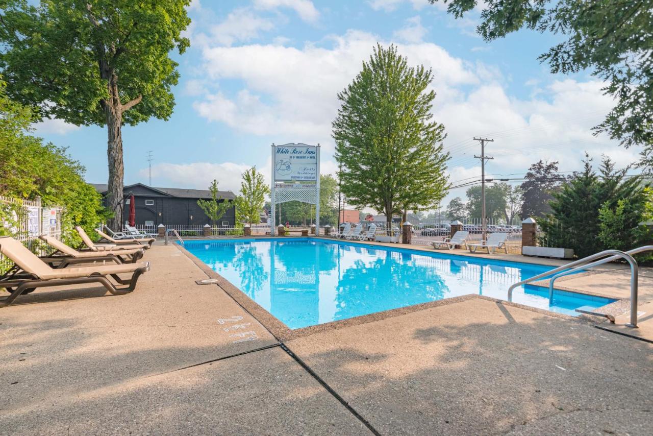 | White Rose Inns & Motel
