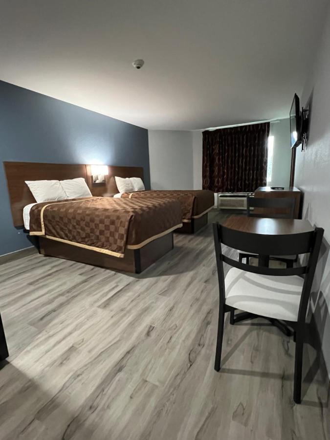 | Relax Inn Channelview